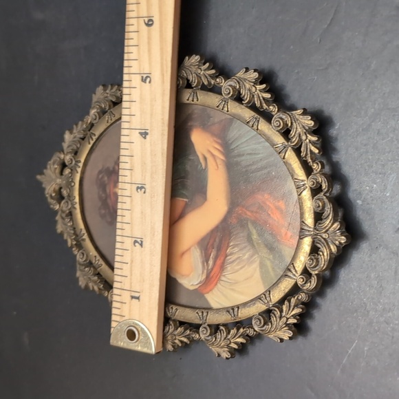 VGT, Italian Metal Ornate Oval Frame with A Madam Lebrun and Daughter Print. - Picture 8 of 8